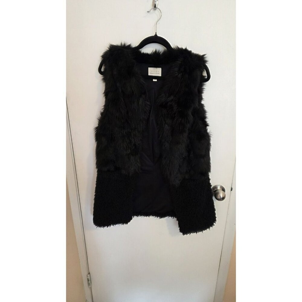 Hinge Vest Designed In Seattle Faux Fur One Size Mob Wife Old Money Maximalist